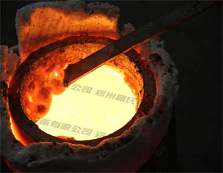铜的熔炼采用中频熔炼炉